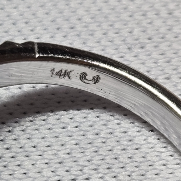 Enchanted Disney Aurora Engagement Ring size 4.5 - Picture 6 of 6